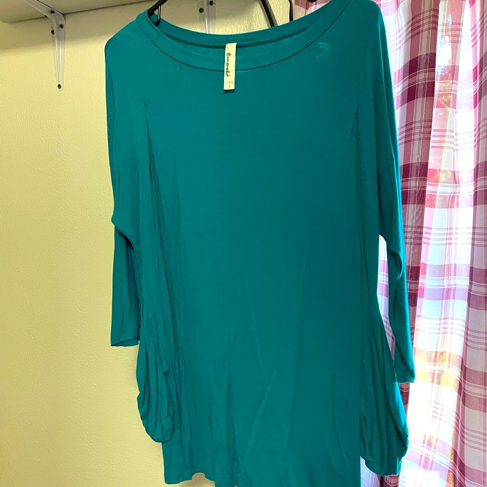 Teal top with pockets